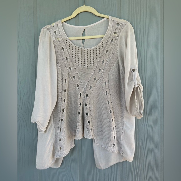74.Women’s Italian BeigeTop
Size:M Petite - Picture 1 of 16